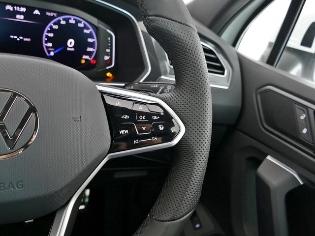 ティグアン TSI 4モーション Rライン フルタイム4WD、純正ナビ、アダプティブクルーズコントロール、レーンキープアシスト、ブラインドスポット、液晶メータークラスター、アラウンドビューモニター、前後パーキングセンサー(15枚目)