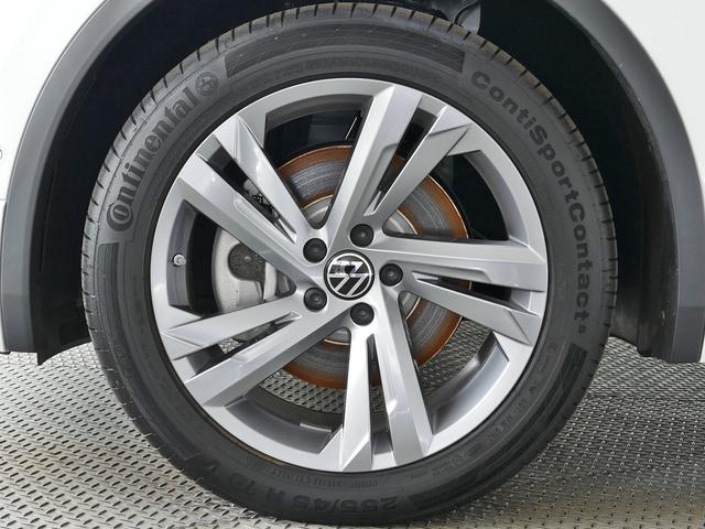ティグアン TSI 4モーション Rライン フルタイム4WD、純正ナビ、アダプティブクルーズコントロール、レーンキープアシスト、ブラインドスポット、液晶メータークラスター、アラウンドビューモニター、前後パーキングセンサー(20枚目)