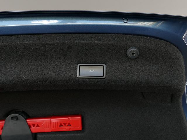 パサート TSIエレガンスライン 純正ナビ、アダプティブクルーズコントロール、レーンキープアシスト、リヤバックカメラ、ブラインドスポット、運転席・助手席シートヒーター 禁煙使用 ワンオーナー 認定中古車保証1年付(13枚目)