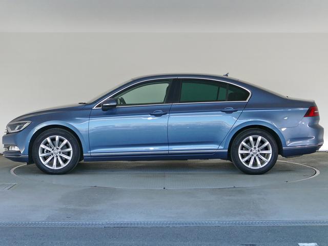 パサート TSIエレガンスライン 純正ナビ、アダプティブクルーズコントロール、レーンキープアシスト、リヤバックカメラ、ブラインドスポット、運転席・助手席シートヒーター 禁煙使用 ワンオーナー 認定中古車保証1年付(18枚目)