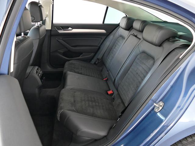 パサート TSIエレガンスライン 純正ナビ、アダプティブクルーズコントロール、レーンキープアシスト、リヤバックカメラ、ブラインドスポット、運転席・助手席シートヒーター 禁煙使用 ワンオーナー 認定中古車保証1年付(30枚目)