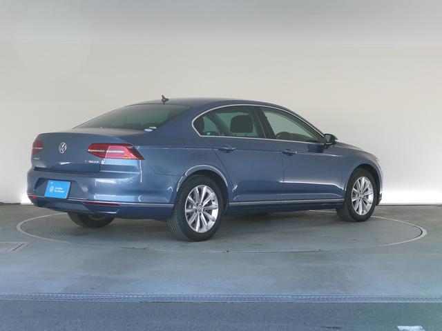 パサート TSIエレガンスライン 純正ナビ、アダプティブクルーズコントロール、レーンキープアシスト、リヤバックカメラ、ブラインドスポット、運転席・助手席シートヒーター 禁煙使用 ワンオーナー 認定中古車保証1年付(52枚目)