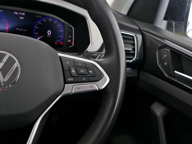 Ｔ－クロス ＴＳＩ　スタイル　当社試乗車　マイナー後モデル　新色グレープイエロー　セーフティー　デザインＰＫＧ　プレミアムサウンド　ＩＱ．ＬＥＤヘッドライト　ＡＣＣ　トラベルアシスト　後方死角検知機能　駐車支援システム　禁煙使用（15枚目）