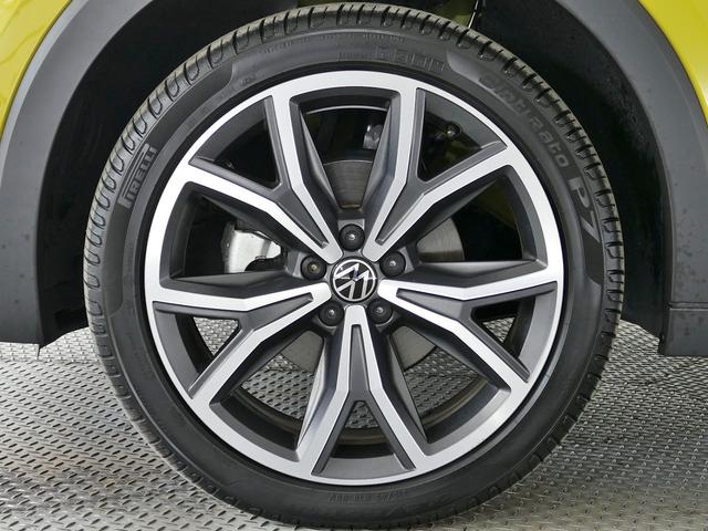 Ｔ－クロス ＴＳＩ　スタイル　当社試乗車　マイナー後モデル　新色グレープイエロー　セーフティー　デザインＰＫＧ　プレミアムサウンド　ＩＱ．ＬＥＤヘッドライト　ＡＣＣ　トラベルアシスト　後方死角検知機能　駐車支援システム　禁煙使用（21枚目）