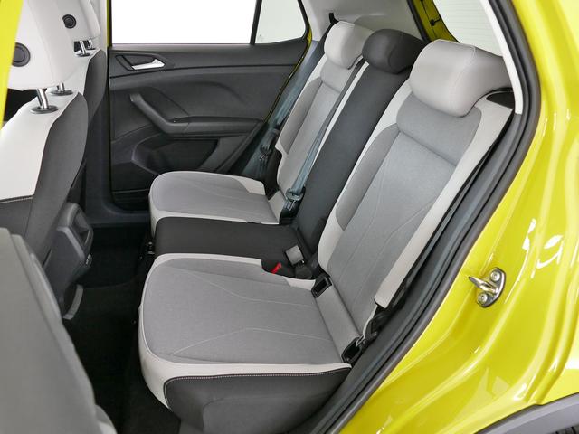 Ｔ－クロス ＴＳＩ　スタイル　当社試乗車　マイナー後モデル　新色グレープイエロー　セーフティー　デザインＰＫＧ　プレミアムサウンド　ＩＱ．ＬＥＤヘッドライト　ＡＣＣ　トラベルアシスト　後方死角検知機能　駐車支援システム　禁煙使用（29枚目）