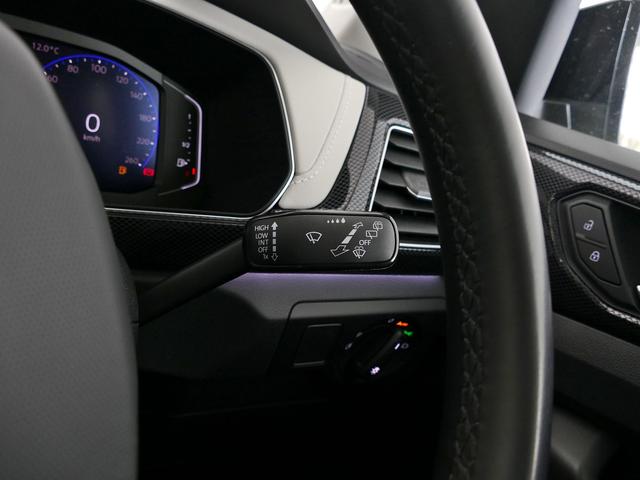 Ｔ－クロス ＴＳＩ　スタイル　当社試乗車　マイナー後モデル　新色グレープイエロー　セーフティー　デザインＰＫＧ　プレミアムサウンド　ＩＱ．ＬＥＤヘッドライト　ＡＣＣ　トラベルアシスト　後方死角検知機能　駐車支援システム　禁煙使用（37枚目）