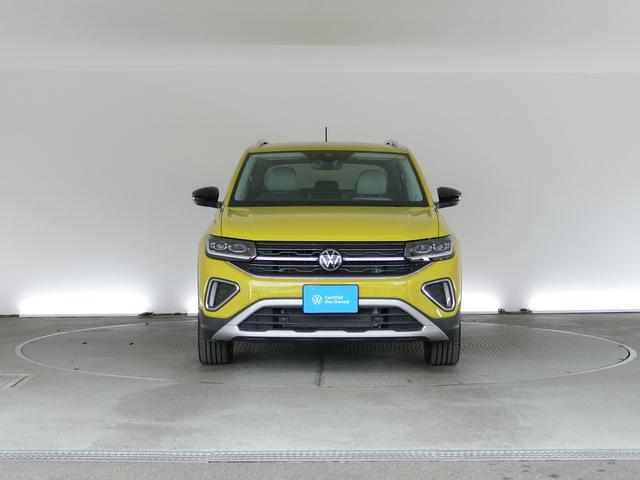 Ｔ－クロス ＴＳＩ　スタイル　当社試乗車　マイナー後モデル　新色グレープイエロー　セーフティー　デザインＰＫＧ　プレミアムサウンド　ＩＱ．ＬＥＤヘッドライト　ＡＣＣ　トラベルアシスト　後方死角検知機能　駐車支援システム　禁煙使用（42枚目）