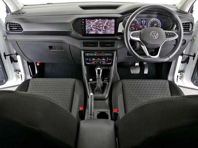 Ｔ－クロス ＴＳＩ　アクティブ　純正ナビ、アダプティブクルーズコントロール、ブラインドスポット、レーンキープアシスト、前後パーキングセンサー（6枚目）