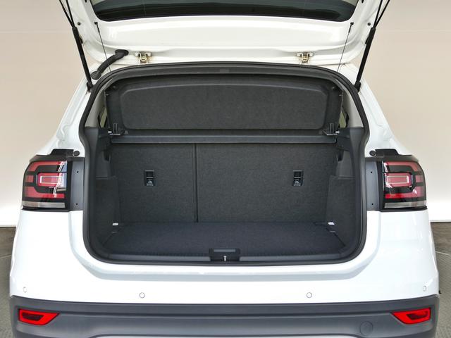 Ｔ－クロス ＴＳＩ　アクティブ　純正ナビ、アダプティブクルーズコントロール、ブラインドスポット、レーンキープアシスト、前後パーキングセンサー（10枚目）