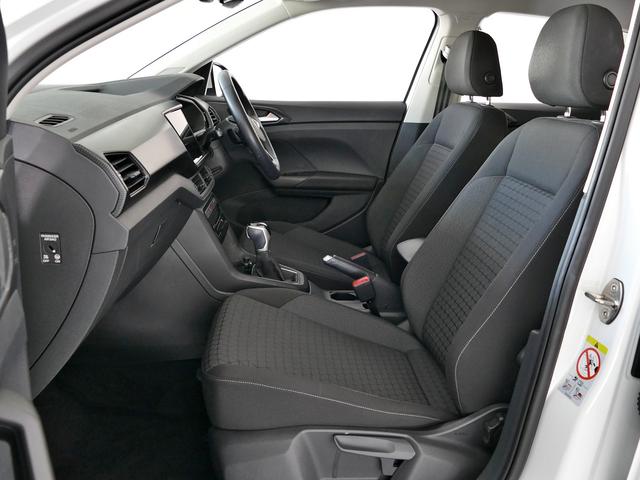 Ｔ－クロス ＴＳＩ　アクティブ　純正ナビ、アダプティブクルーズコントロール、ブラインドスポット、レーンキープアシスト、前後パーキングセンサー（27枚目）