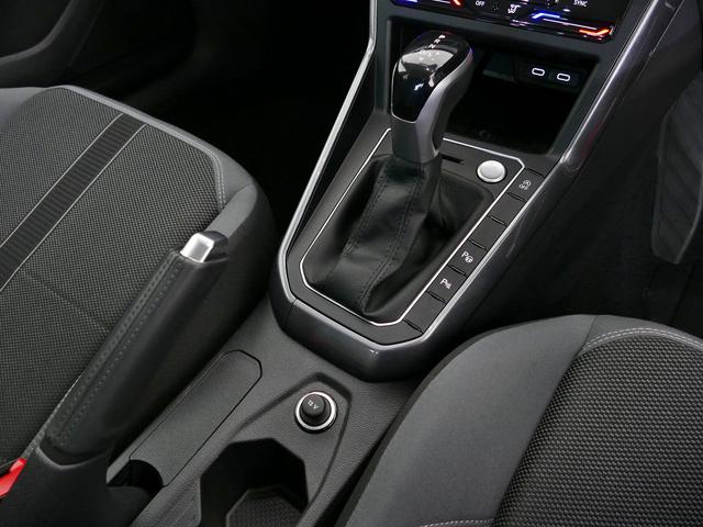 ポロ ＴＳＩスタイル　純正ナビ、アダプティブクルーズコントロール、ＩＱＬＥＤヘッドライト、液晶メータークラスター、前後パーキングセンサー、前後ドライブレコーダー、ブラインドスポット、レーンキープアシスト（9枚目）