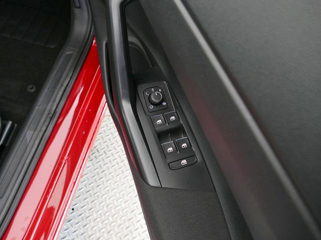 ポロ ＴＳＩスタイル　純正ナビ、アダプティブクルーズコントロール、ＩＱＬＥＤヘッドライト、液晶メータークラスター、前後パーキングセンサー、前後ドライブレコーダー、ブラインドスポット、レーンキープアシスト（38枚目）