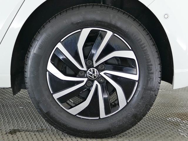 純正１５インチＡＷが足元をお洒落に飾ります。