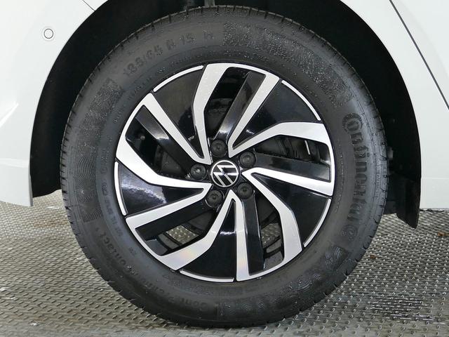 純正１５インチＡＷが足元をお洒落に飾ります。