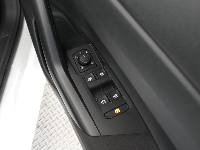ドアミラーの操作もシンプル設計ですので、わかりやすく設定しやすいです。