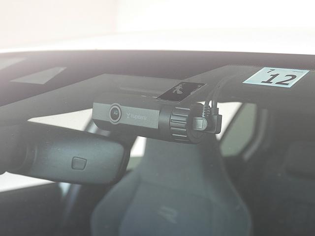 ゴルフ eTSI Rライン LEDヘッドライト、アダプティブクルーズコントロール、レーンキープアシスト、ブラインドスポット、リヤバックカメラ、液晶メータークラスター、APPコネクト、前後パーキングセンサー、前後ドライブレコーダー(3枚目)