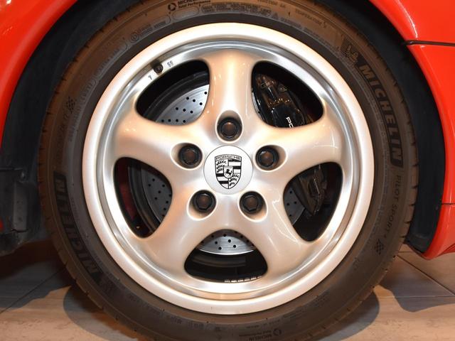 911カレラ 実走行3.2万キロ 整備記録簿11枚 ディーラー車 ミツワものステッカーあり サンルーフ ガーズレッド ブラックレザー ティプトロニック フルオリジナル 修復歴無し 取説 記録簿 スペアキー 業販可能(12枚目)