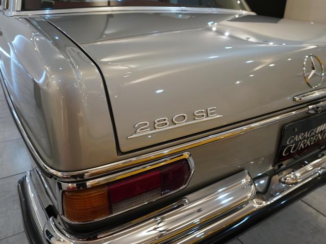 Ｓクラス ２８０ＳＥ３．５　ウエスタン自動車　ディーラー車　セダン　レッドレザー　左ハンドル　ホワイトステアリング　ホワイトリボンタイヤ　整備記録簿７枚　三角窓（34枚目）