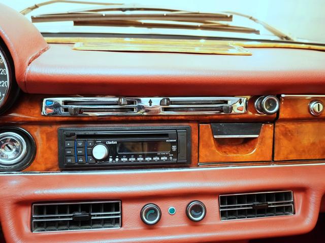 Ｓクラス ２８０ＳＥ３．５　ウエスタン自動車　ディーラー車　セダン　レッドレザー　左ハンドル　ホワイトステアリング　ホワイトリボンタイヤ　整備記録簿７枚　三角窓（46枚目）