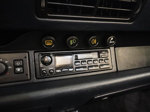 ９１１ ９１１カレラ２　カブリオレ　ターボルック　ディーラー車　ソフトルックレザー　ＲＵＦ１７インチホイール　純正オーディオ　ターボウィング　トノカバー　新品テールレンズ　取説　保証書（54枚目）