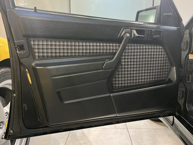 190クラス 190E2.3-16 D車 左H 5速MT(レーシングパターン) チェック柄内装(Plaid Seats) 純正エアロ コスワースチューニングエンジン(M102) LSD パワーシート 取説 記録簿20枚 無事故(15枚目)