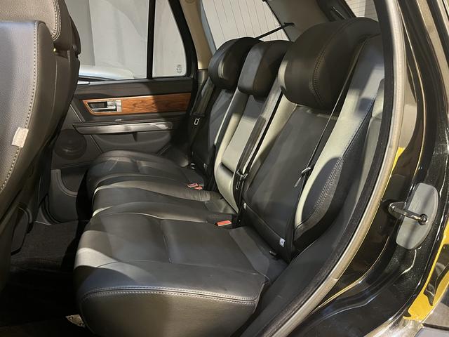 レンジローバースポーツ ５．０　Ｖ８　ユーザー様買取車輌　後期型　Ｖ８ＮＡ　５．０Ｌエンジン　安心のサンルーフレス　車検Ｒ９年１月２６日まで　記録簿８枚残ってます！（14枚目）