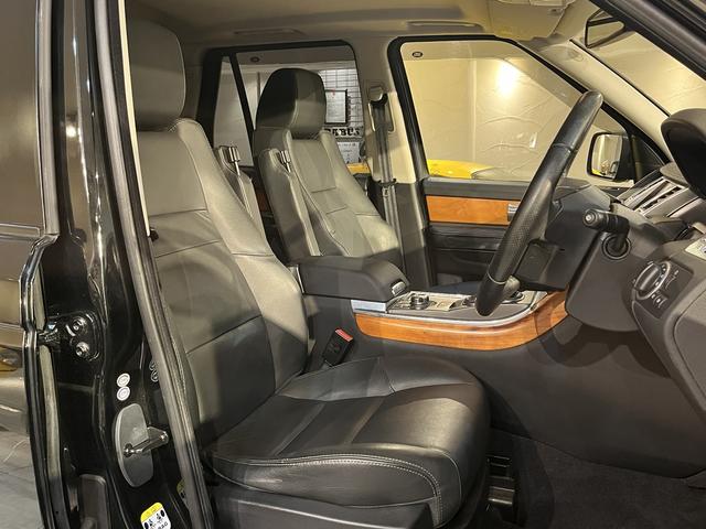 レンジローバースポーツ ５．０　Ｖ８　ユーザー様買取車輌　後期型　Ｖ８ＮＡ　５．０Ｌエンジン　安心のサンルーフレス　車検Ｒ９年１月２６日まで　記録簿８枚残ってます！（41枚目）
