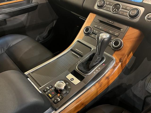 レンジローバースポーツ ５．０　Ｖ８　ユーザー様買取車輌　後期型　Ｖ８ＮＡ　５．０Ｌエンジン　安心のサンルーフレス　車検Ｒ９年１月２６日まで　記録簿８枚残ってます！（42枚目）
