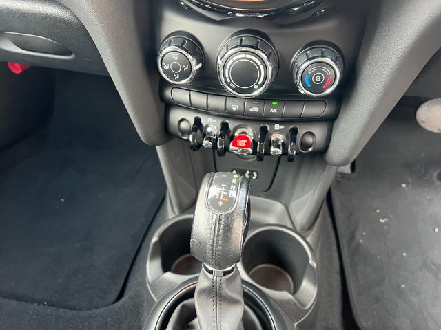 ＭＩＮＩ ワン　ワン（４名）　１２００ｃｃ　禁煙車　ＥＴＣ　前後ドラレコ（15枚目）