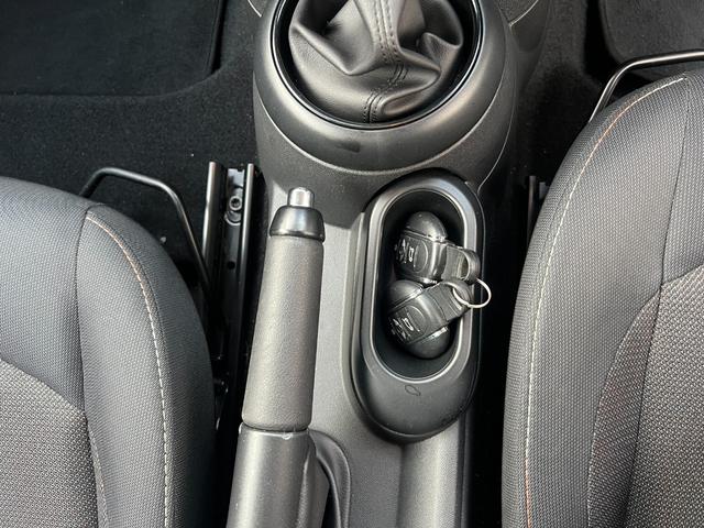 ＭＩＮＩ ワン　ワン（４名）　１２００ｃｃ　禁煙車　ＥＴＣ　前後ドラレコ（16枚目）