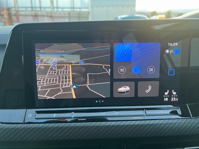 ゴルフ ＴＤＩ　Ｒライン　プラチナムエディション　禁煙車　ディーゼル　ＤＣＣパッケージ　ＡＣＣ　ヘッドラップディスプレイ　ステアリングヒーター（10枚目）
