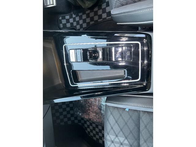 ゴルフ ＴＤＩ　Ｒライン　プラチナムエディション　禁煙車　ディーゼル　ＤＣＣパッケージ　ＡＣＣ　ヘッドラップディスプレイ　ステアリングヒーター（11枚目）
