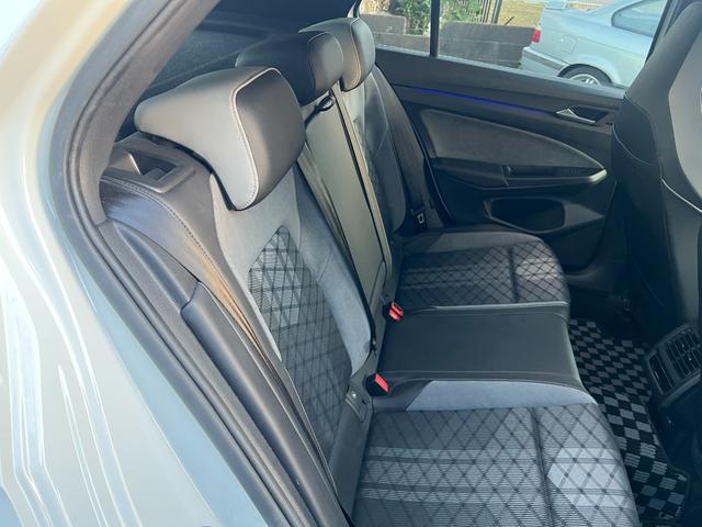 ゴルフ ＴＤＩ　Ｒライン　プラチナムエディション　禁煙車　ディーゼル　ＤＣＣパッケージ　ＡＣＣ　ヘッドラップディスプレイ　ステアリングヒーター（14枚目）