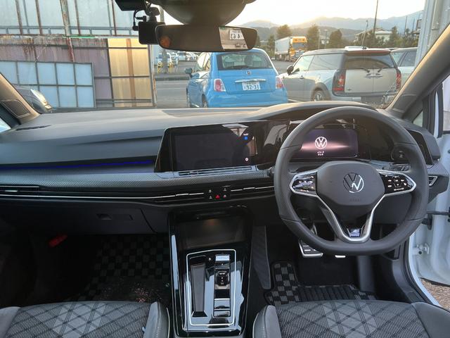 ゴルフ ＴＤＩ　Ｒライン　プラチナムエディション　禁煙車　ディーゼル　ＤＣＣパッケージ　ＡＣＣ　ヘッドラップディスプレイ　ステアリングヒーター（15枚目）