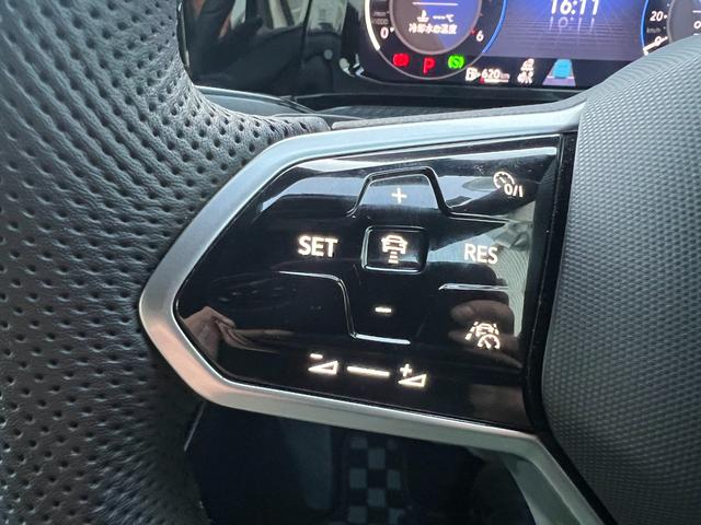 ゴルフ ＴＤＩ　Ｒライン　プラチナムエディション　禁煙車　ディーゼル　ＤＣＣパッケージ　ＡＣＣ　ヘッドラップディスプレイ　ステアリングヒーター（20枚目）