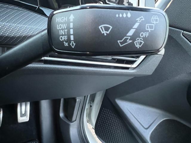 ゴルフ ＴＤＩ　Ｒライン　プラチナムエディション　禁煙車　ディーゼル　ＤＣＣパッケージ　ＡＣＣ　ヘッドラップディスプレイ　ステアリングヒーター（22枚目）