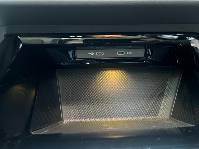 ゴルフ ＴＤＩ　Ｒライン　プラチナムエディション　禁煙車　ディーゼル　ＤＣＣパッケージ　ＡＣＣ　ヘッドラップディスプレイ　ステアリングヒーター（24枚目）