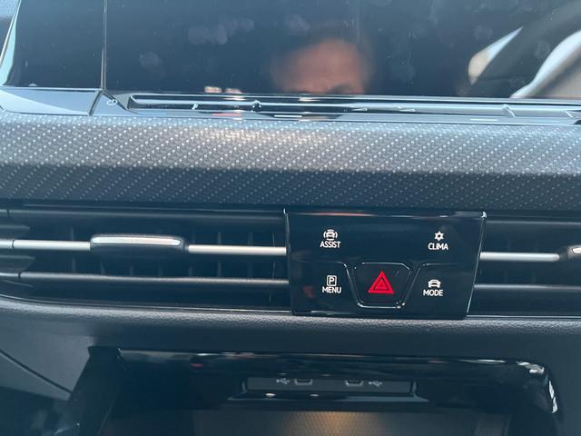 ゴルフ ＴＤＩ　Ｒライン　プラチナムエディション　禁煙車　ディーゼル　ＤＣＣパッケージ　ＡＣＣ　ヘッドラップディスプレイ　ステアリングヒーター（25枚目）