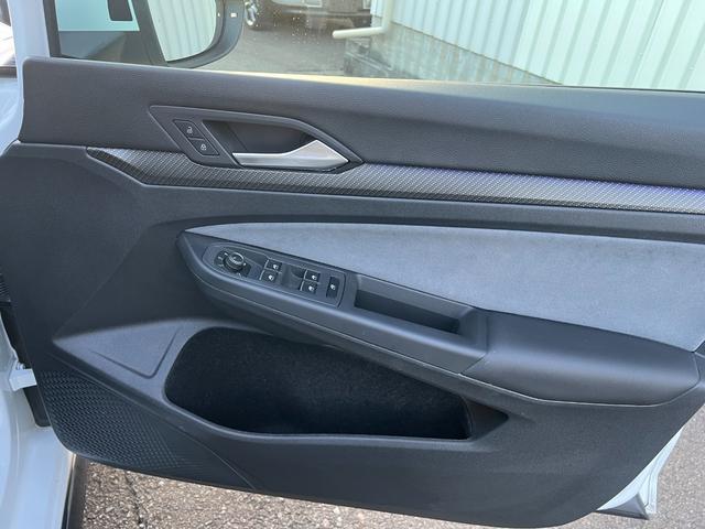 ゴルフ ＴＤＩ　Ｒライン　プラチナムエディション　禁煙車　ディーゼル　ＤＣＣパッケージ　ＡＣＣ　ヘッドラップディスプレイ　ステアリングヒーター（38枚目）