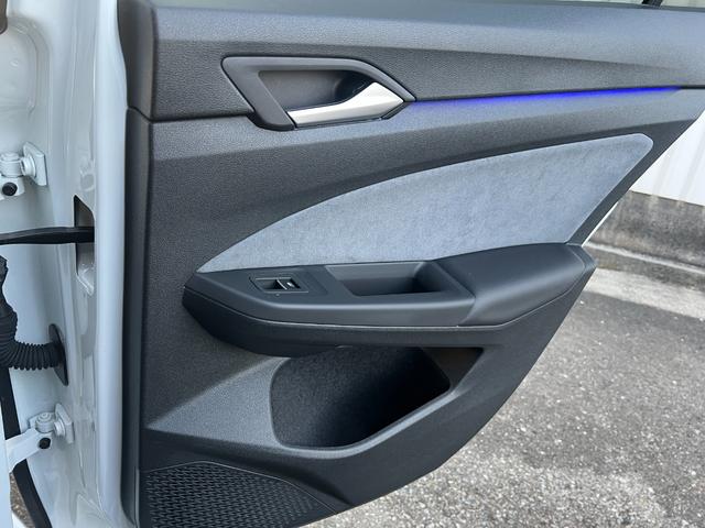 ゴルフ ＴＤＩ　Ｒライン　プラチナムエディション　禁煙車　ディーゼル　ＤＣＣパッケージ　ＡＣＣ　ヘッドラップディスプレイ　ステアリングヒーター（39枚目）