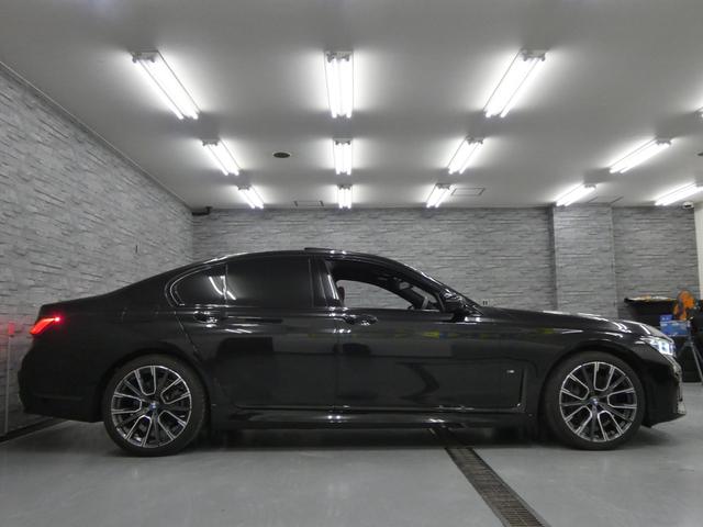 ７シリーズ ７４５ｅ　Ｍスポーツ　後期型　ガラスＳＲ　コニャック革　シートヒーター＆ベンチレーター　４ゾーンＡＣ　純正ＨＤＤナビ地デジ　ｈａｒｍａｎ／Ｋａｒｄｏｎサウンド　ＨＵＤ＆ＰＤＣ　トップビュー＋３Ｄビュー　Ｄアシストプロ　レーザーライト　専用２０ＡＷ　禁煙（8枚目）
