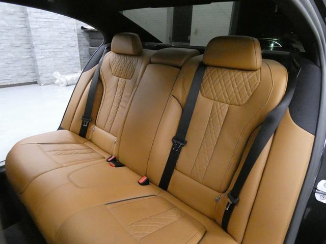 ７シリーズ ７４５ｅ　Ｍスポーツ　後期型　ガラスＳＲ　コニャック革　シートヒーター＆ベンチレーター　４ゾーンＡＣ　純正ＨＤＤナビ地デジ　ｈａｒｍａｎ／Ｋａｒｄｏｎサウンド　ＨＵＤ＆ＰＤＣ　トップビュー＋３Ｄビュー　Ｄアシストプロ　レーザーライト　専用２０ＡＷ　禁煙（34枚目）