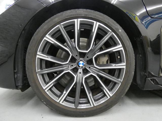 ７シリーズ ７４５ｅ　Ｍスポーツ　後期型　ガラスＳＲ　コニャック革　シートヒーター＆ベンチレーター　４ゾーンＡＣ　純正ＨＤＤナビ地デジ　ｈａｒｍａｎ／Ｋａｒｄｏｎサウンド　ＨＵＤ＆ＰＤＣ　トップビュー＋３Ｄビュー　Ｄアシストプロ　レーザーライト　専用２０ＡＷ　禁煙（54枚目）