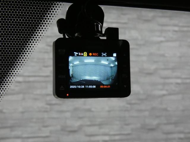 Gクラス G63 V8ツインターボ 正規D車 designo外装色 エクスクルーシブインテリアPKG SR designo黒革 シートヒーター&ベンチレーター ナビ harman/kardon 純正S&Bカメラ PTS ディストロ&BSA 赤キャリパー 専用20AW(44枚目)