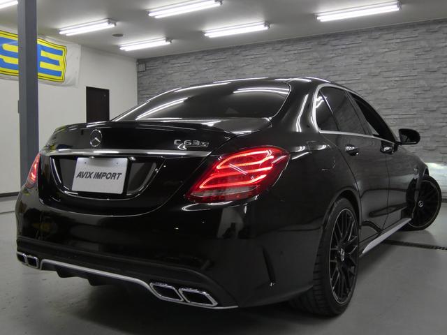 Cクラス C63 S V8ツインターボ 右H正規D車 EXC-PKG 黒革 シートヒーター 純正HDDナビ地デジ Burmesterサウンド Bカメラ&PTS レーダーセーフティPKG パナメリカーナグリル 赤キャリパー 専用19インチAW 禁煙車(2枚目)