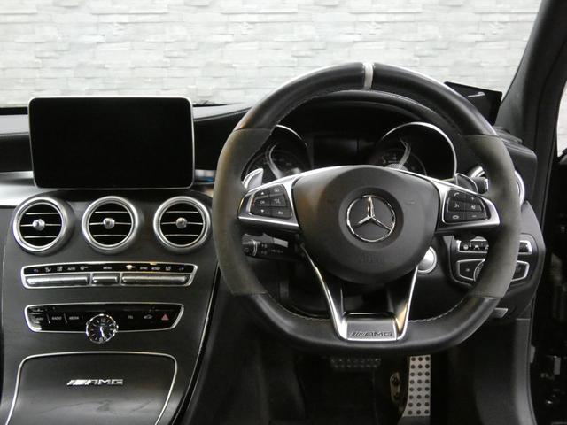 Cクラス C63 S V8ツインターボ 右H正規D車 EXC-PKG 黒革 シートヒーター 純正HDDナビ地デジ Burmesterサウンド Bカメラ&PTS レーダーセーフティPKG パナメリカーナグリル 赤キャリパー 専用19インチAW 禁煙車(4枚目)