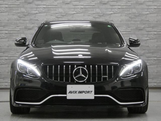 Cクラス C63 S V8ツインターボ 右H正規D車 EXC-PKG 黒革 シートヒーター 純正HDDナビ地デジ Burmesterサウンド Bカメラ&PTS レーダーセーフティPKG パナメリカーナグリル 赤キャリパー 専用19インチAW 禁煙車(5枚目)