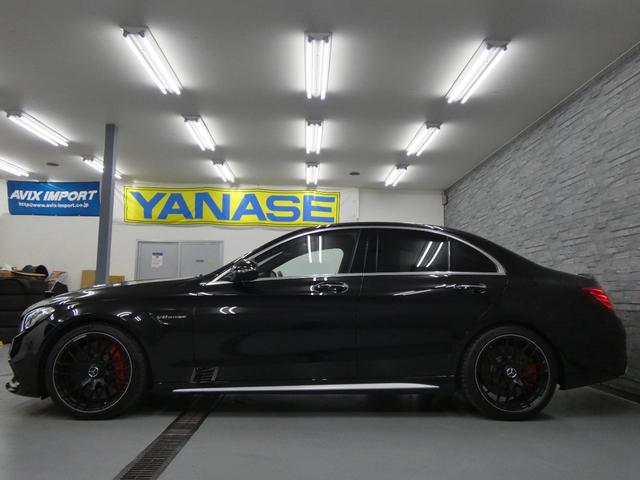 Cクラス C63 S V8ツインターボ 右H正規D車 EXC-PKG 黒革 シートヒーター 純正HDDナビ地デジ Burmesterサウンド Bカメラ&PTS レーダーセーフティPKG パナメリカーナグリル 赤キャリパー 専用19インチAW 禁煙車(7枚目)