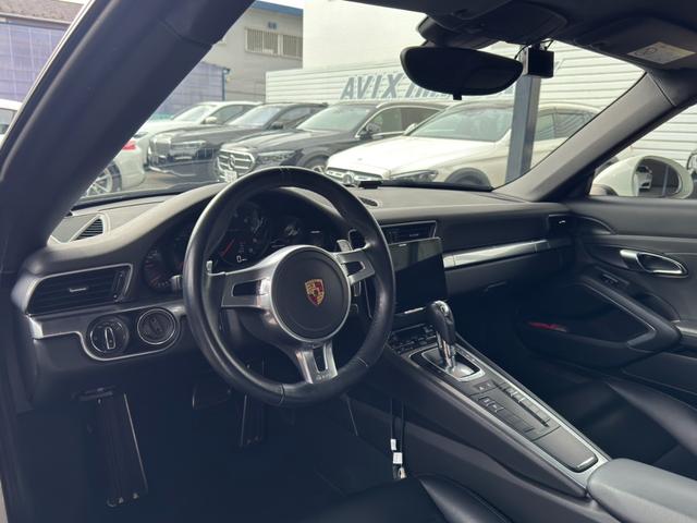 ９１１ ９１１カレラ（Ｔｙｐｅ９９１．１）　前期最終　左Ｈ　正規Ｄ車　７速ＰＤＫ　黒革　シートヒーター　社外フローティングナビ　ＣａｒＰｌａｙ　Ｂカメラ　バイキセノンＨＬ　スポーツステアリング　電動格納ミラー　赤キャリパー　社外２０インチＡＷ（3枚目）