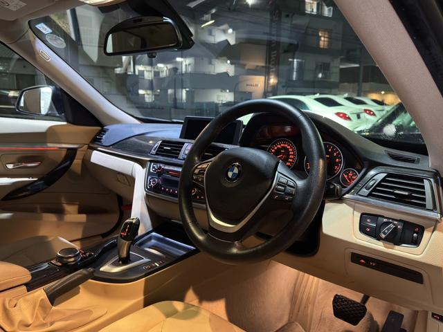 3シリーズ 320iグランツーリスモ ラグジュアリー ベージュ革 シートヒーター ウッドインテリア 純正HDDナビ Bカメラ&PDC ACC&インテリジェントS 電動Rゲート コンフォートA 専用18インチAW(3枚目)